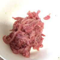 香气浓郁的鱼香肉丝做法图解3)