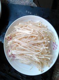 家常菜黄瓜炒金针菇做法图解4)