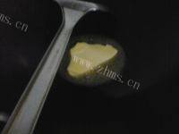 美味的南瓜浓汤做法图解4)