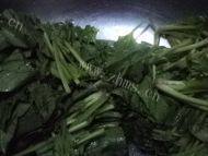 自制拌菠菜做法图解2)