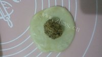 自制花生芝麻酥做法图解10)