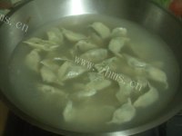 自己做的猪肉韭菜水饺做法图解12)