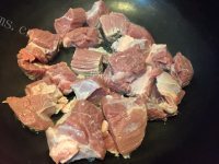 爱上土豆炖牛肉做法图解2)