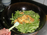 家常菜鸡蛋炒芹菜做法图解10)