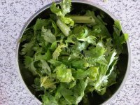 自制芹菜叶鸡蛋饼做法图解1)