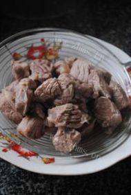 可口的土豆炖牛肉做法图解3)
