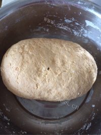 质嫩爽口的南瓜馒头做法图解3)
