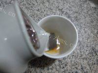 美味的香浓奶茶做法图解3)