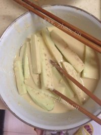 家常菜鱼香茄子做法图解2)