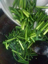 美味的蒜薹土豆条做法图解6)