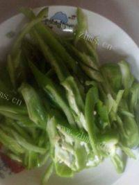 家常菜香菇炒肉片做法图解2)