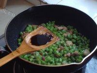 「美味可口」豆角炒肉做法图解7)