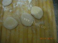 简单版葱油饼做法图解4)