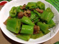家常菜尖椒炒五花肉