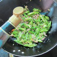 有特色的辣椒炒肉做法图解8)