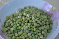 秀色可餐的豌豆胡萝卜丁做法图解1)