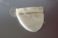 美味的蛋黄酥月饼做法图解14)