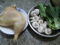 好喝的青菜蘑菇鸡腿汤做法图解1)