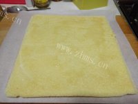 自制虎皮蛋糕卷做法图解14)