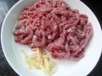 家常菜干煸牛肉丝做法图解2)