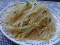 口感极佳的椒香土豆丝
