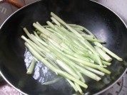 家常菜手撕空心菜梗做法图解1)
