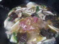 菌菇竹笋梅条肉汤的做法图解十