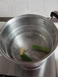 浓香南瓜牛肉汤做法图解2)