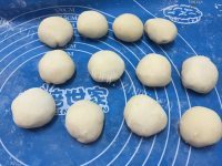 自制枣泥菊花酥做法图解17)