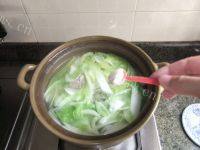 家常菜白菜排骨汤