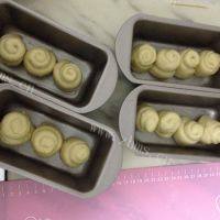 易做的蜂蜜小面包做法图解10)