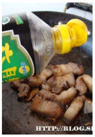 好吃的玫瑰腐乳红烧肉做法图解5)