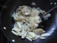 自制素炒土豆片做法图解2)