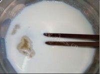 鲜甜草莓慕斯做法图解7)