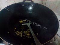 很有食欲的肉丝炒杏鲍菇做法图解6)