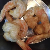 可口的炸虾球做法图解6)