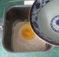 自制油条做法图解3)
