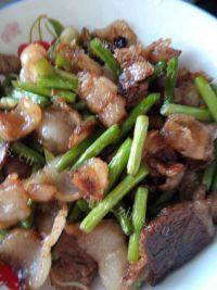 家常蒜苔回锅肉