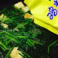 家常菜菠菜炖豆腐做法图解8)