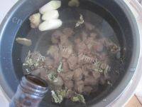 美味的牛肉汤做法图解7)