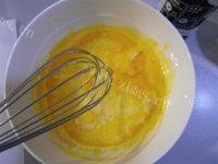 「DIY美食」戚风蛋糕卷做法图解4)