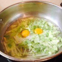 鲜美可口的鸡蛋面做法图解8)