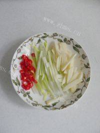 家常菜黑豆苗炒肉丝做法图解2)