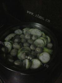 色味俱全的丝瓜肉丸汤做法图解2)