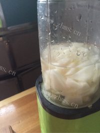 好喝的冰糖雪梨汁做法图解3)