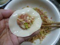 色味俱全的白菜猪肉馅饺子做法图解11)