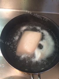 家常菜土豆片回锅肉做法图解1)