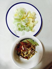 家常炖鲫鱼做法图解2)