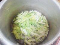 家常菜芹菜肉丝做法图解3)