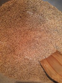 美味花生芝麻牛轧糖做法图解2)